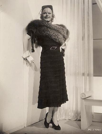 Jean Harlow in fur and gloves