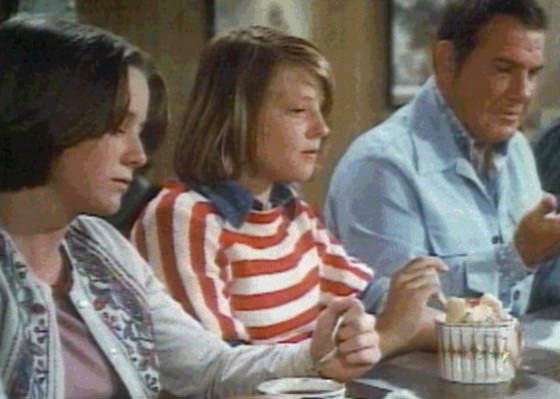 14 year old Jodie Foster eating ice cream