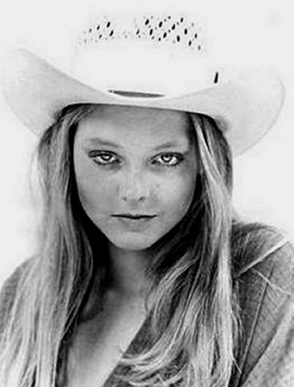 17 year old Jodie Foster in Carny