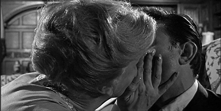 Angela Lansbury's incestuous kiss with song Laurence Harvey in The Manchurian Candidate