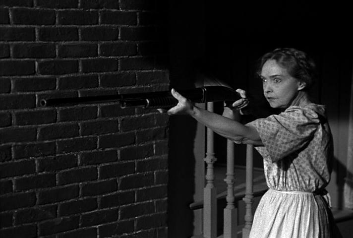 Lillian Gish with a shotgun