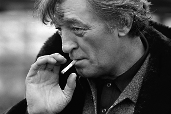 Robert Mitchum made smoking look cool!