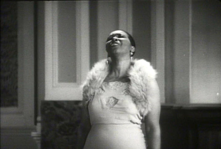 Ethel Waters howlin' underneath a Harlem moon