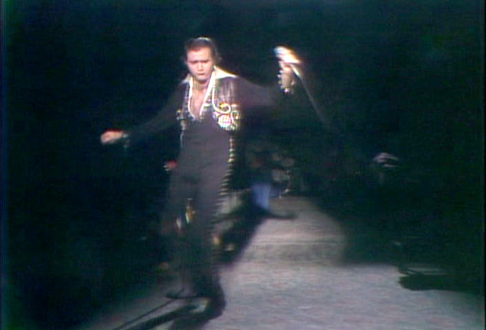 Andy Kaufman does an Elvis dance