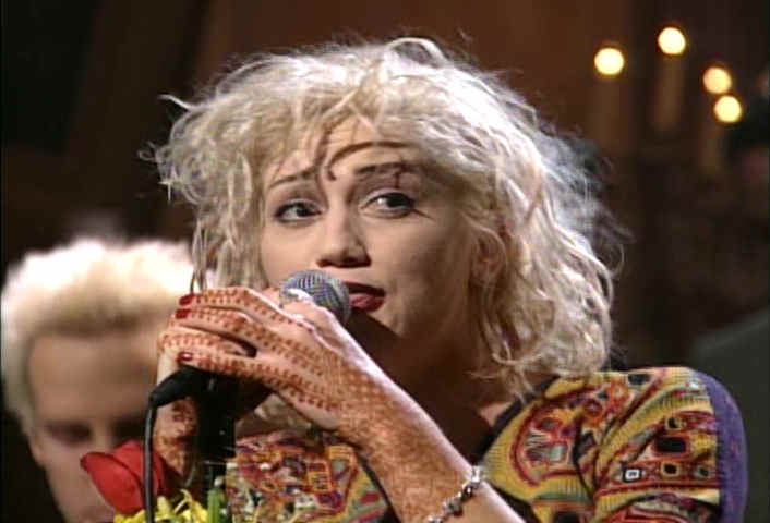earnest Gwen Stefani on Saturday Night Live
