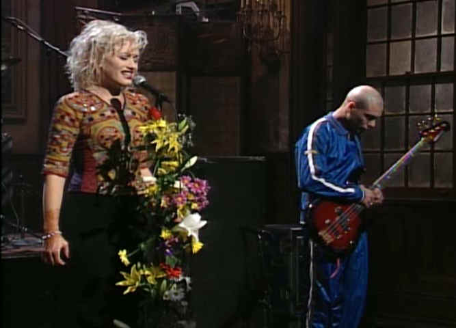 Gwen Stefani in pain