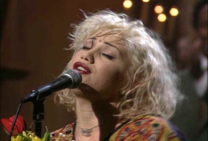 Gwen Stefani gets off