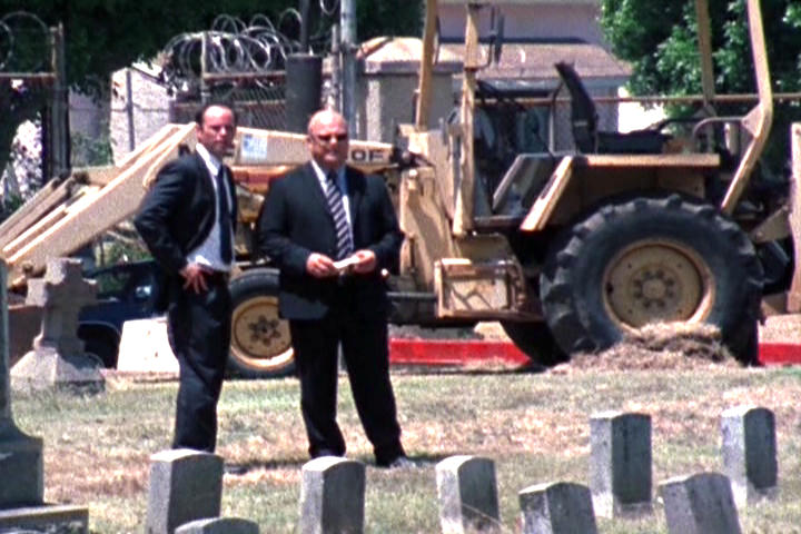 Shane Vendrell and Vic Mackey at Lem's gravesite