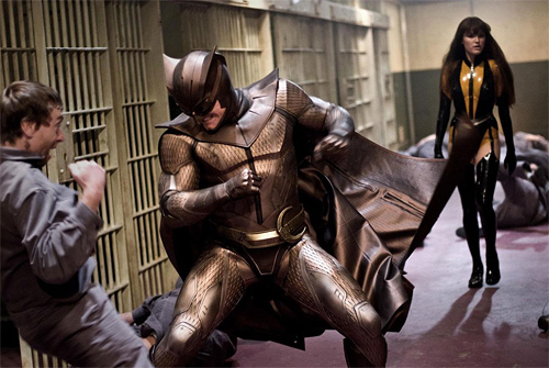 Nite Owl and Silk Spectre II prison fight scene