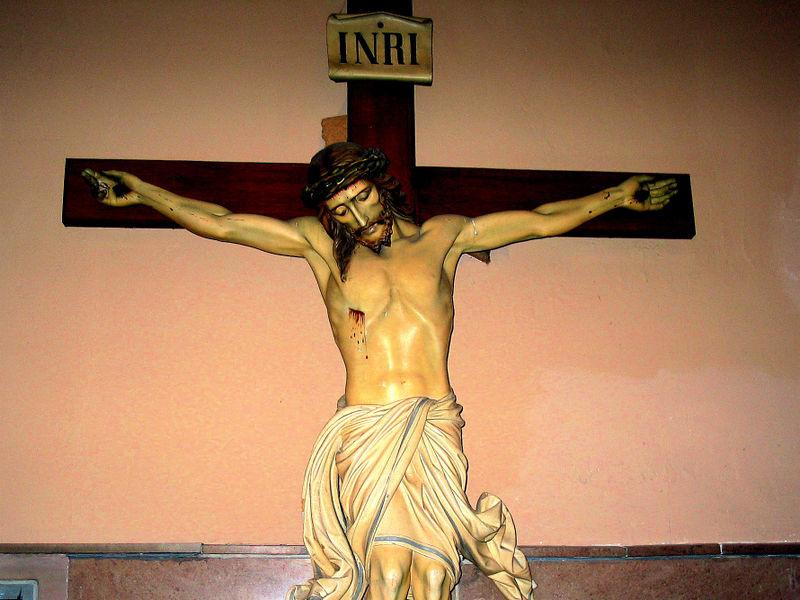 statue of Jesus on the cross