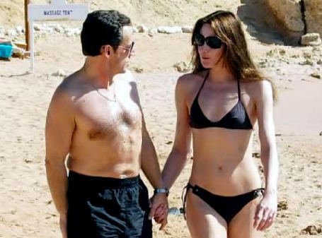 Nicolas Sarkozy and Carla Bruni in a bikini