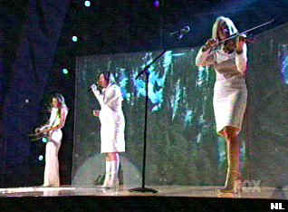 Dixie Chicks dressed in white