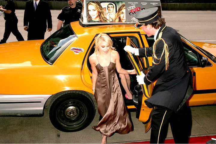 Ashley Olsen getting out of a cab