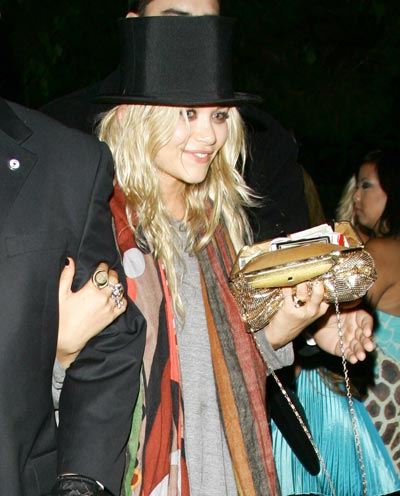 Mary-Kate Olsen wearing a top hat