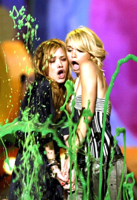 the Olsen twins take a load of slime on Nickelodeon