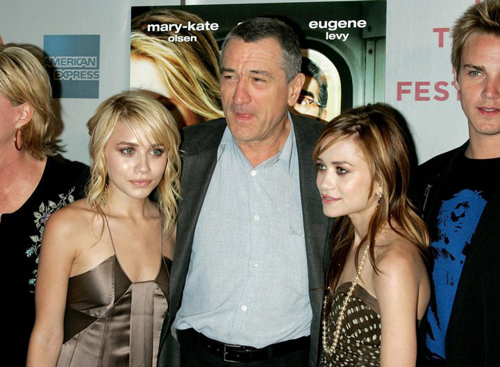 Robert DeNiro in an Olsen twins sandwich