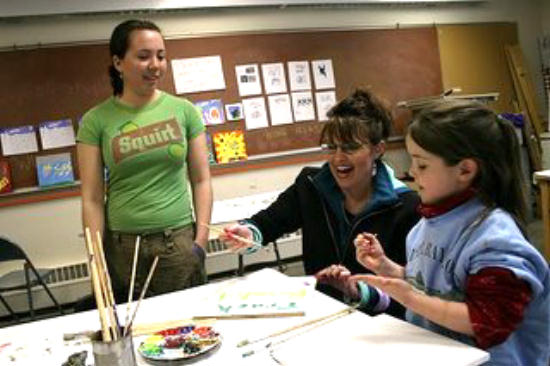 Apayo Moore, Sarah and Piper Palin