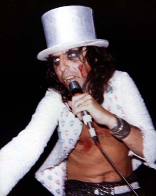 Alice Cooper is Sir Toppem Hat