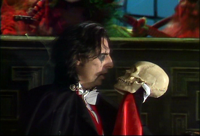 Alice Cooper and a skull