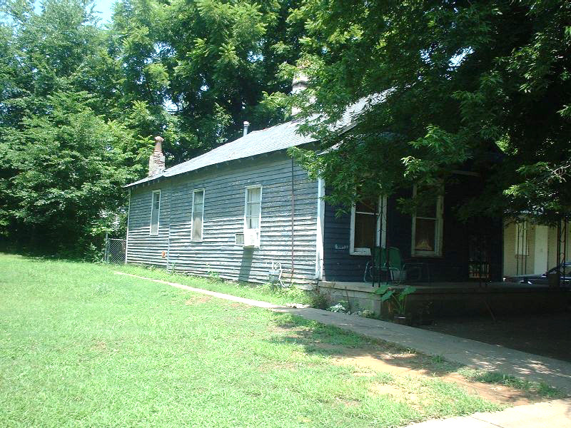 Aretha Franklin's first home, in Memphis, TN