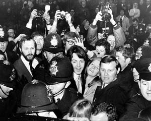 Paul McCartney marries Linda Eastman, March 1969 wedding photo