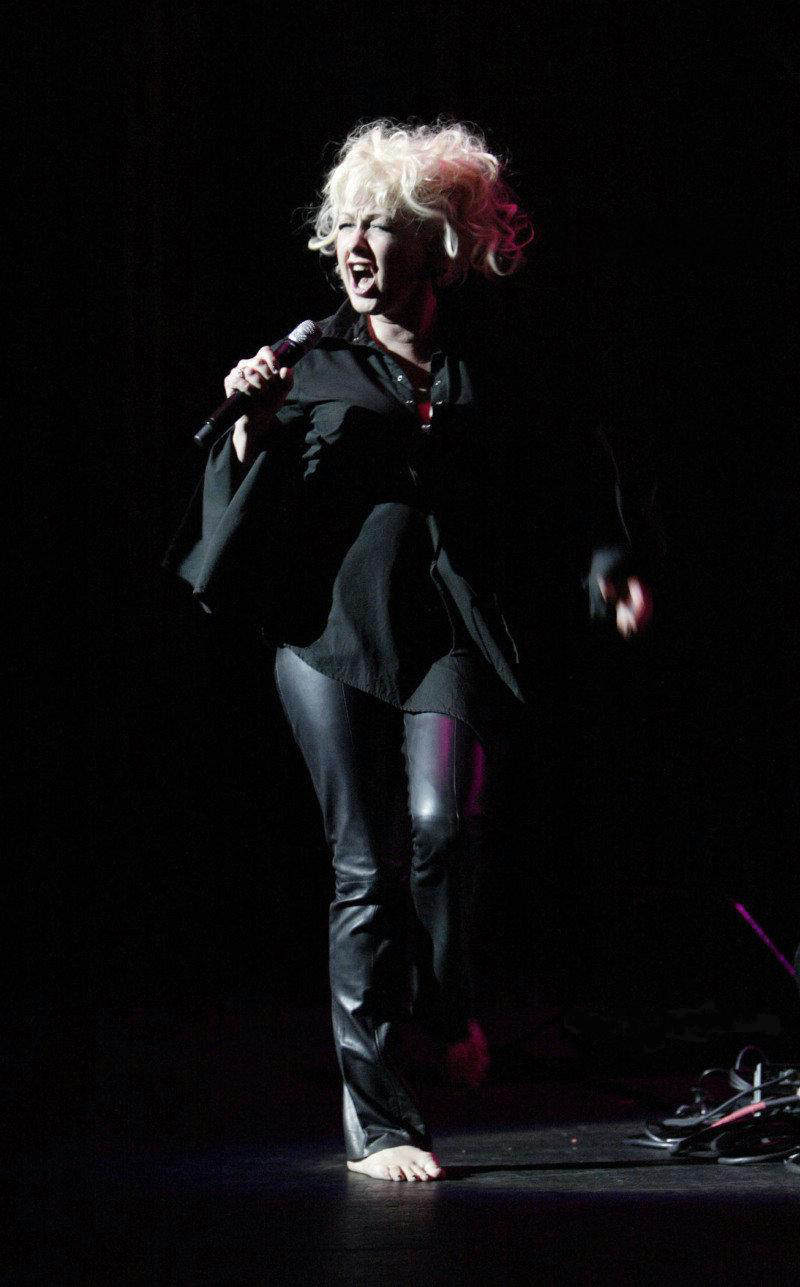 Cyndi Lauper in full effect singing on stage