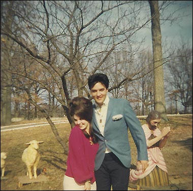 Elvis and Priscilla Presley in a nativity scene