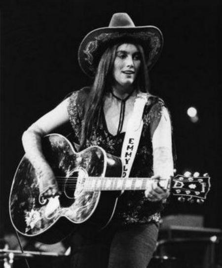 Emmylou Harris, cow girl