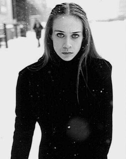 Fiona Apple looking serious in the snow