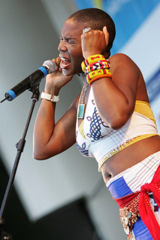 beautiful bald India.Arie