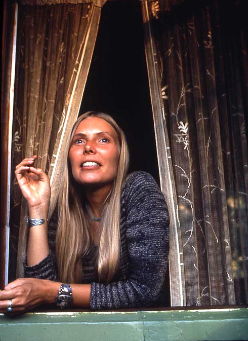 Joni Mitchell glows