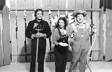 George Lindsey, Johnny Cash and June Carter on Hee Haw