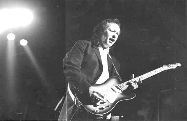 Dave Davies playing guitar