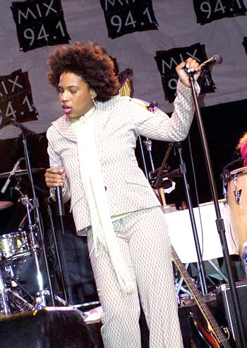 2003 Macy Gray concert photo