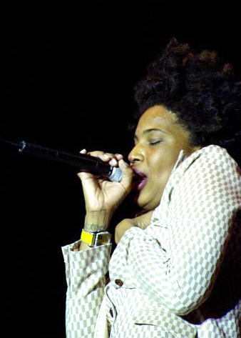 Macy Gray singing