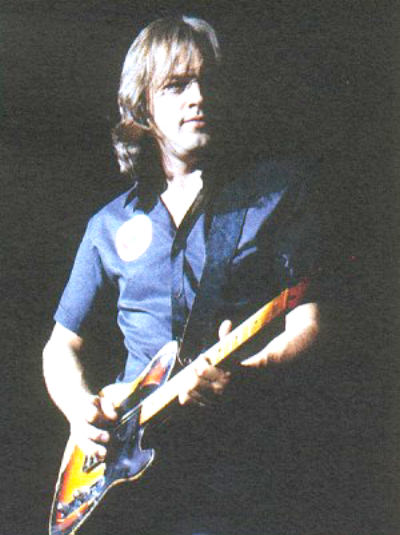 Dave Gilmour playing guitar