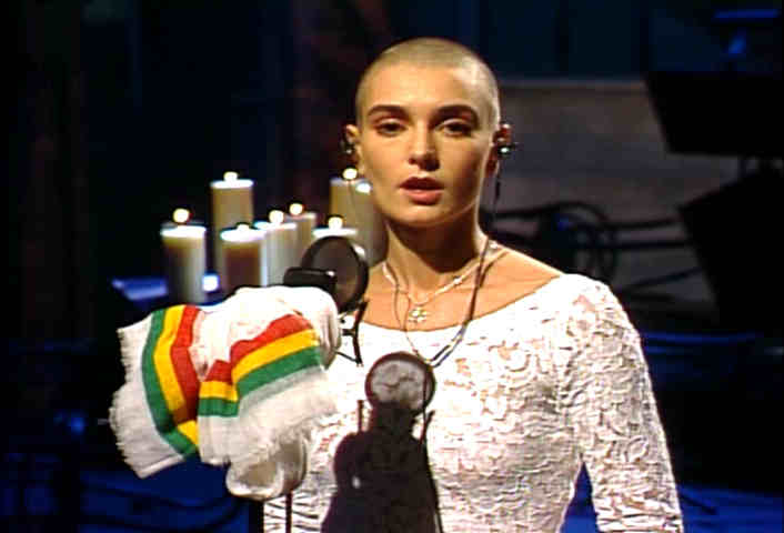 Sinead O'Connor declares Bob Marley's "War" on Pope John Paul, SNL 1992 image