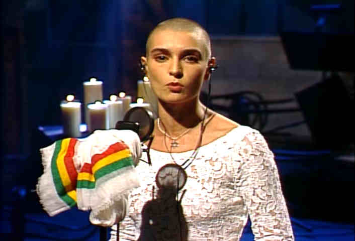Sinead O'Connor, on stage 1992