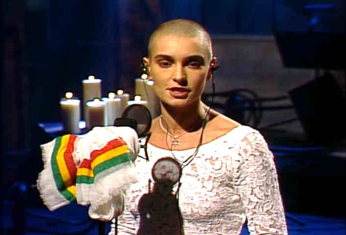 Sinead O'Connor performs Bob Marley's "War" on SNL, 1992