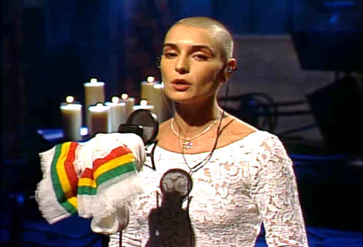 Sinead O'Connor performs Bob Marley's "War" on SNL, 1992