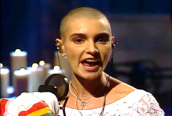 Sinead O'Connor 1992 pope incident image