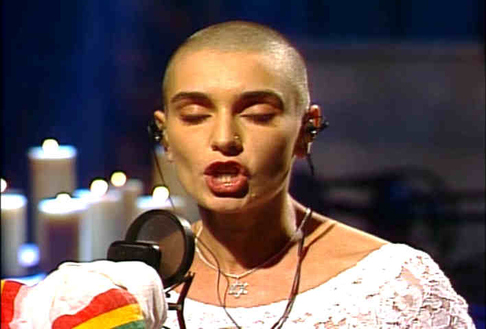 Sinead O'Connor 1992 pope incident image