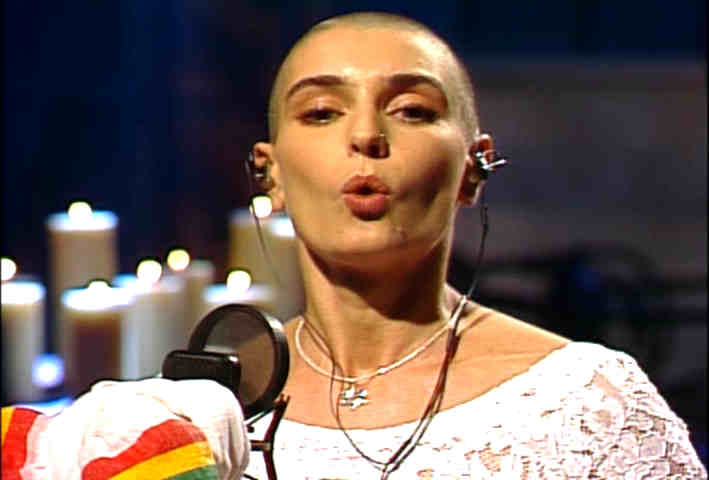 Sinead O'Connor 1992 pope incident image