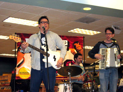 John Linnell and John Flansburgh playing