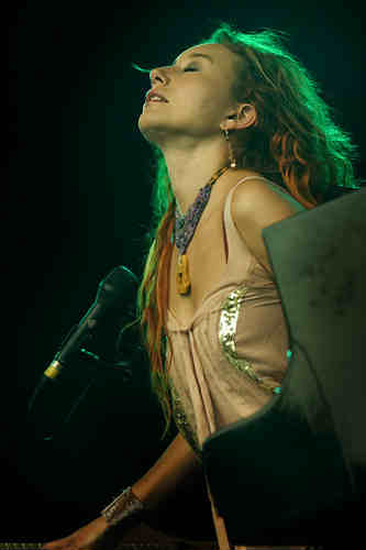 Tori Amos live, 2005 photo