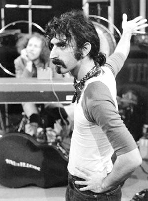 Frank Zappa stops the band