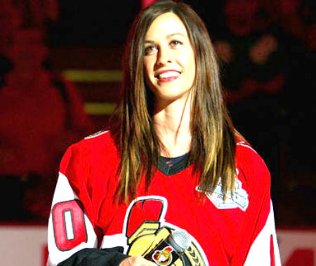 patriotic Canadian hockey fan Alanis Morissette