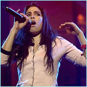 Amy Jade Winehouse singing